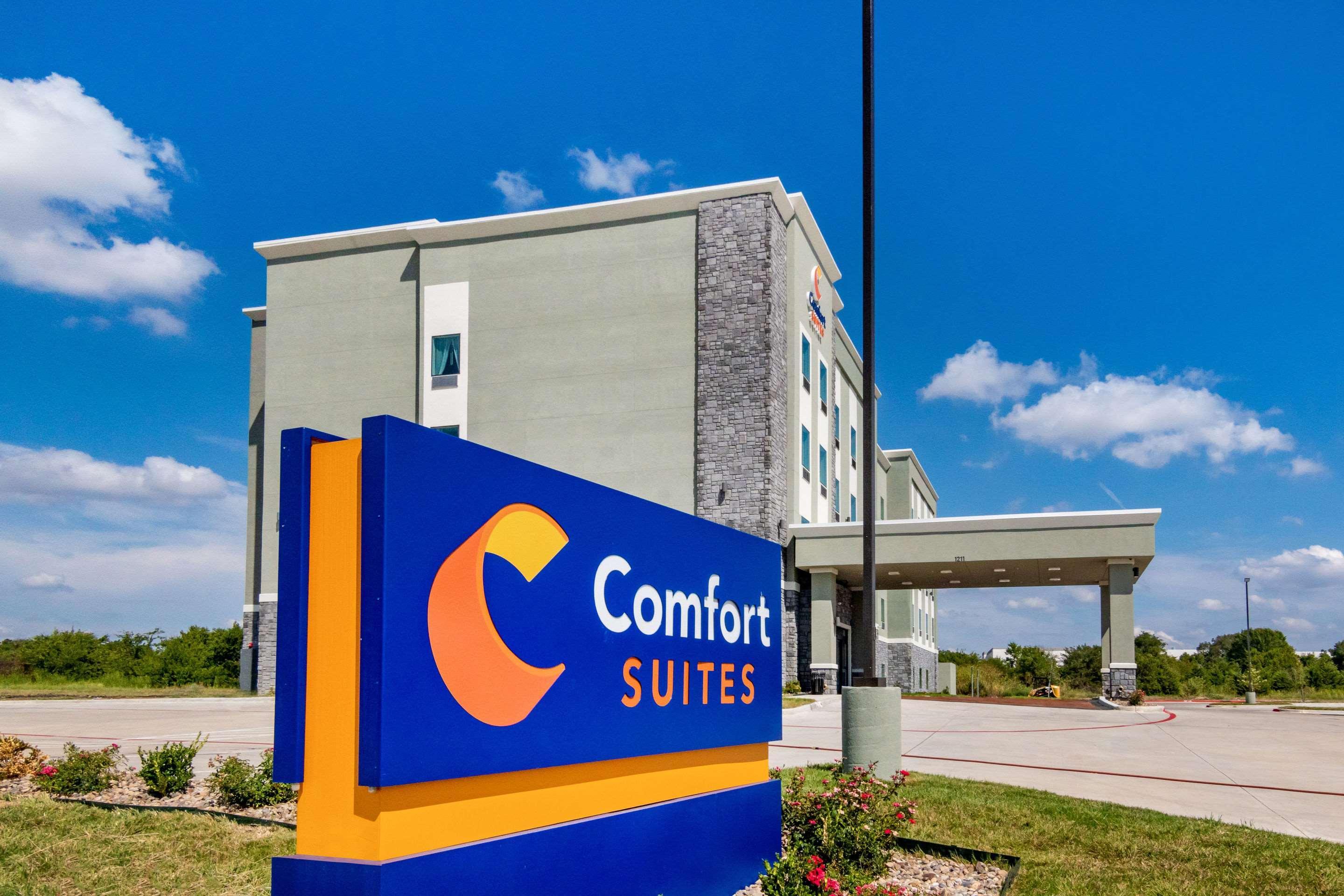 Comfort Suites Desoto Dallas South Exterior photo